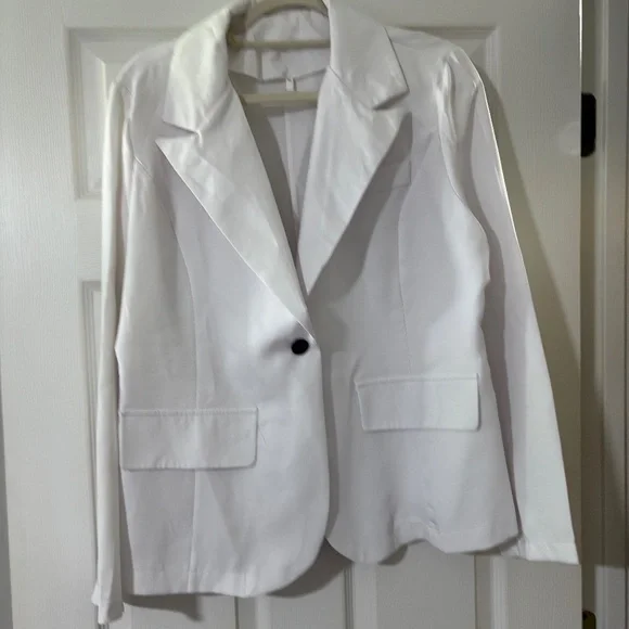 White Blazer Size XL NWOT - Picture 1 of 6